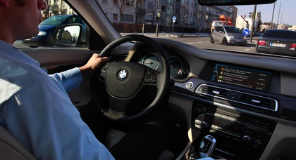 BMW покажет водителям рекламу прямо в автомобиле 