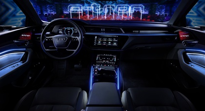 Audi показала интерьер нового электрического кроссовера  