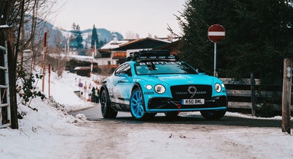 Купе Bentley Continental GT поднялось в горы 