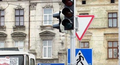 Во Львове отключили светофоры, а киевскую дорогу будут строить частники