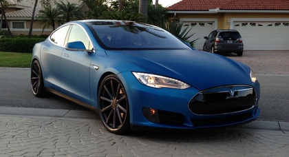 Дизайнер Tesla назвал дату дебюта новой машины и «прошёлся» по BMW 