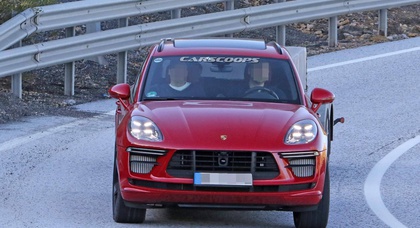 Обновленный кроссовер Porsche Macan Turbo впервые заметили на тестах без камуфляжа