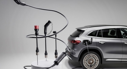 Mercedes-Benz представил универсальный зарядник для электрокаров и гибридов