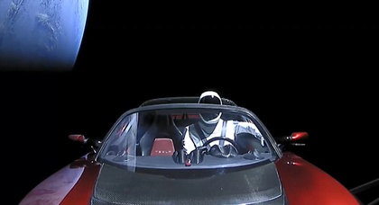 Tesla Roadster Илона Маска преодолел в космосе более трех миллиардов километров