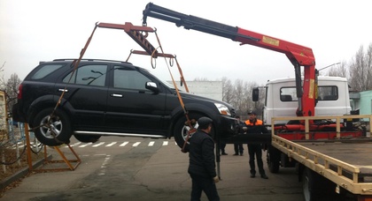 В Киеве начали работать первые муниципальные парковочные инспекторы 