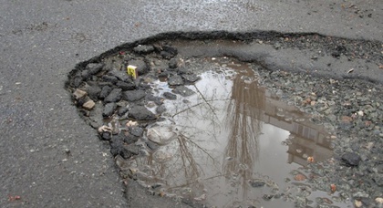 «Киевавтодор» пообещал отремонтировать столичные дороги до мая