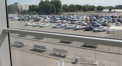 Аэропорт «Борисполь» снизил стоимость краткосрочной парковки