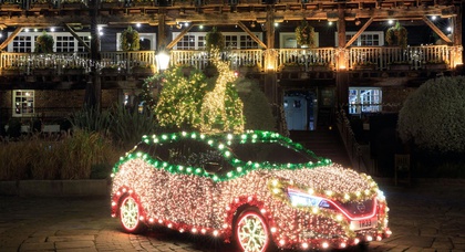 Nissan Leaf превратили в рождественскую елку 