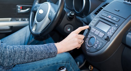 Радио остаётся самой используемой опцией в автомобилях