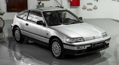 В продаже появилась новая Honda CR-X 1990 года выпуска