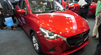 Mazda разработала новые светодиодные адаптивные фары