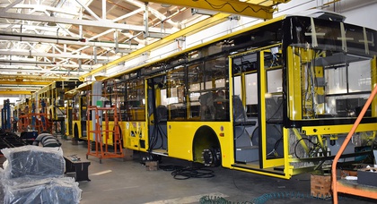Фото: в Луцке началось производство 15 троллейбусов «Богдан» для Киева