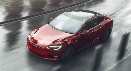 Tesla формально відкликає майже всі свої автомобілі, продані у США, через "Автопілот"