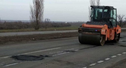 «Укравтодор» объявил о начале ямочного ремонта дорог