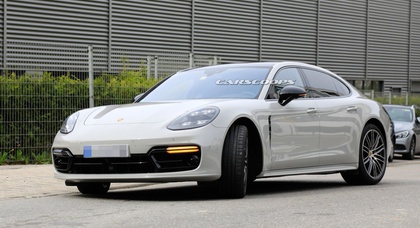 В сети появились фото обновленной Porsche Panamera 