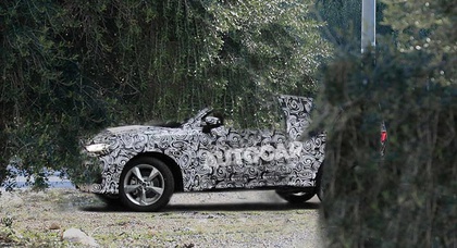 Кроссовер Audi Q4 впервые заметили на тестах