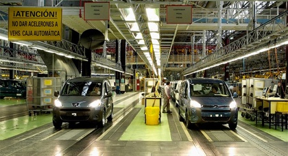 Европейские автопроизводители уже начали сокращать производство в ожидании кризиса