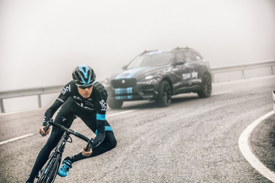 Jaguar F-Pace Team Sky