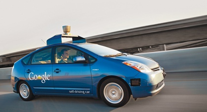 Самоуправляемые автомобили Google научат уверенной езде