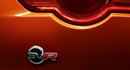 Электрифицированные автомобили Jaguar Land Rover получат шильдик SVR 