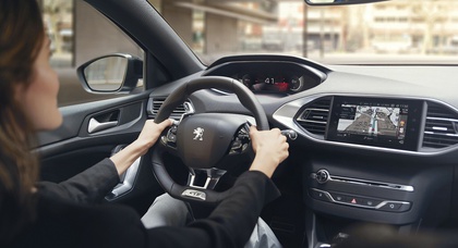 Peugeot вынуждена заменить цифровую «приборку» на аналоговую в 308-м