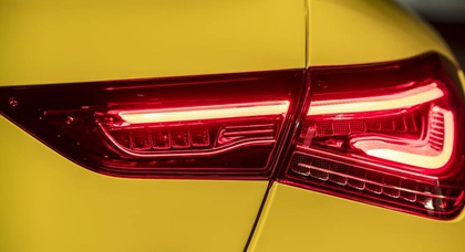 Появились новые изображения четырехдверного купе Mercedes-AMG CLA 35 