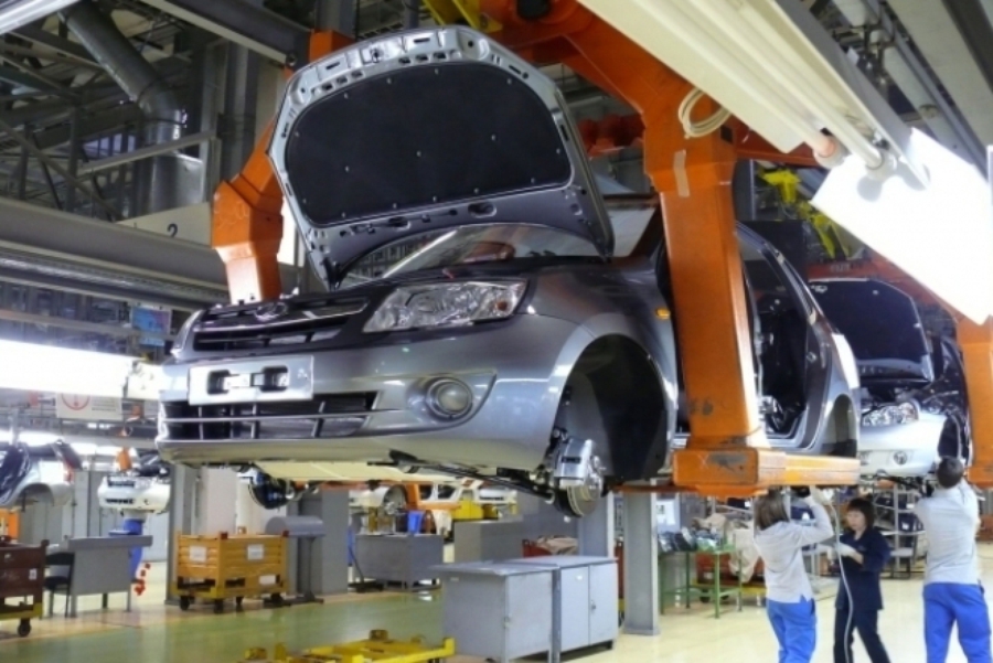 С конвейера автоваза сошла 50-тысячная lada granta С конвейера автоваза сошла 50-тысячная lada granta