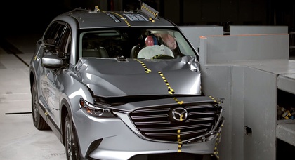 Mazda CX-9 2017 оказался «отличником» в краш-тестах IIHS 