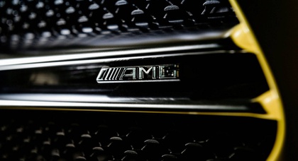 Mercedes-AMG показала первые тизеры хэтчбека A35 
