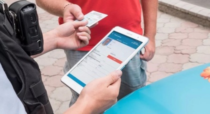 В Украине вводится электронное удостоверение водителя 