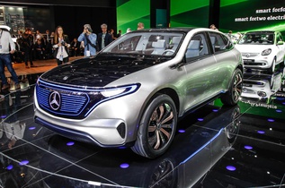 Mercedes-Benz представил первый электромобиль суббренда EQ