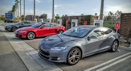 Электромобили Tesla дешевеют медленнее бензиновых BMW, Mercedes-Benz, Porsche и Lexus