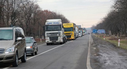 На трассе Киев-Чоп появятся три новых светофора 