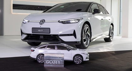 Электрический седан Volkswagen ID.7 — автомобиль года в Германии 2024