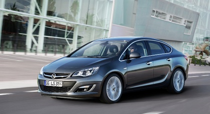Opel представил рестайлинговый хетчбэк и новый седан Astra