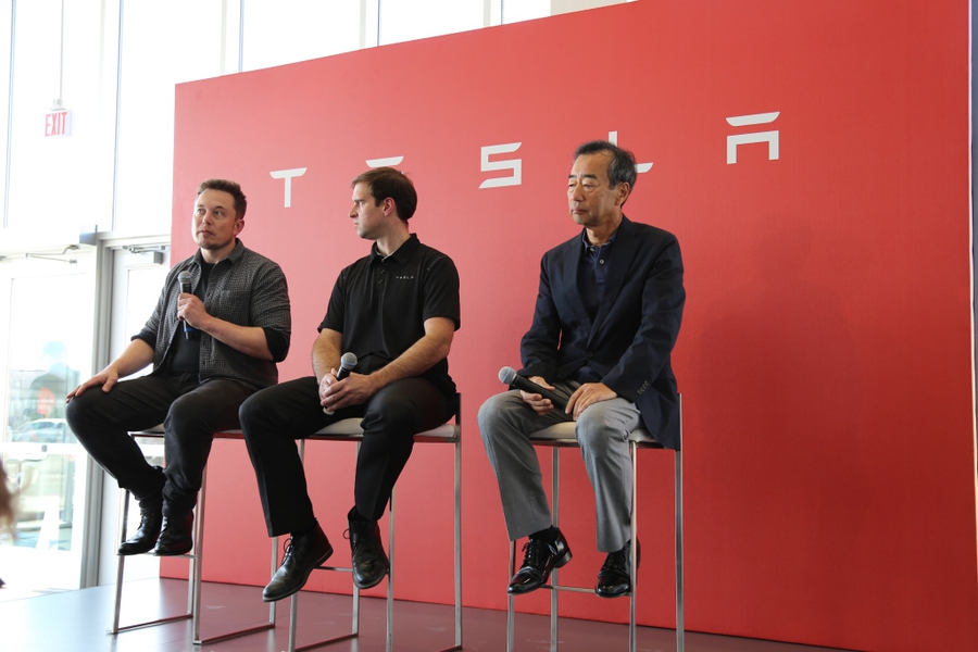 Открытие Tesla Gigafactory