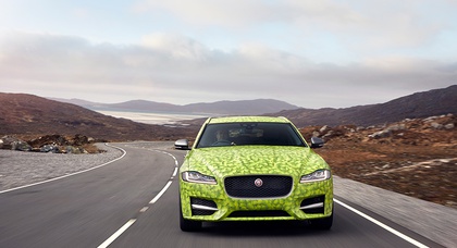Jaguar опубликовал тизеры универсала XF Sportbrake