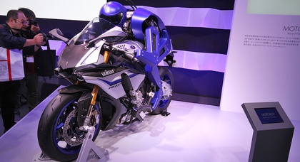 Yamaha обучила робота вождению мотоцикла (видео)