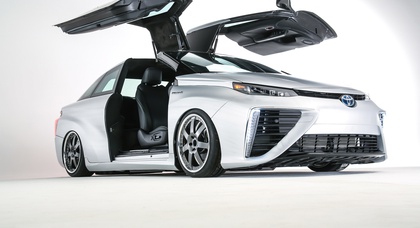 Toyota отправилась «назад в будущее» на водородомобиле