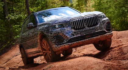 Селектор коробки передач нового BMW X7 украсят кристаллами Swarovski
