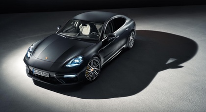 Компания Porsche представила быстрейший автомобиль класса люкс в мире