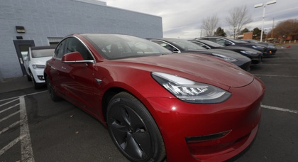 Электрокары Tesla «заговорят» с пешеходами 