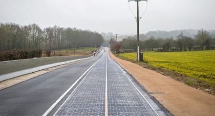 Во Франции открыли автодорогу с покрытием из солнечных батарей
