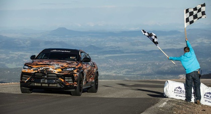 Lamborghini Urus поднялся на гору Пайкс-Пик за рекордно короткое время, опередив Bentley Bentayga
