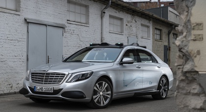 Mercedes-Benz научил беспилотники «общаться» с людьми