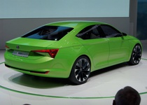 Skoda Superb нового поколения будет представлена в марте 2015 года
