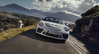 Новый Porsche 911 Speedster украсили золотом 