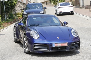 Новое купе Porsche 911 заметили без камуфляжа