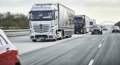 Самоуправляемые грузовики Mercedes-Benz проедут колонной по Европе