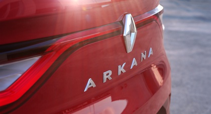 Новый купеобразный кроссовер Renault назвали Arkana 